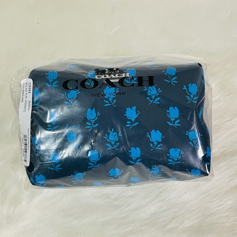 NWT Coach Small Boxy Cosmetic Case - Picture 3 of 7